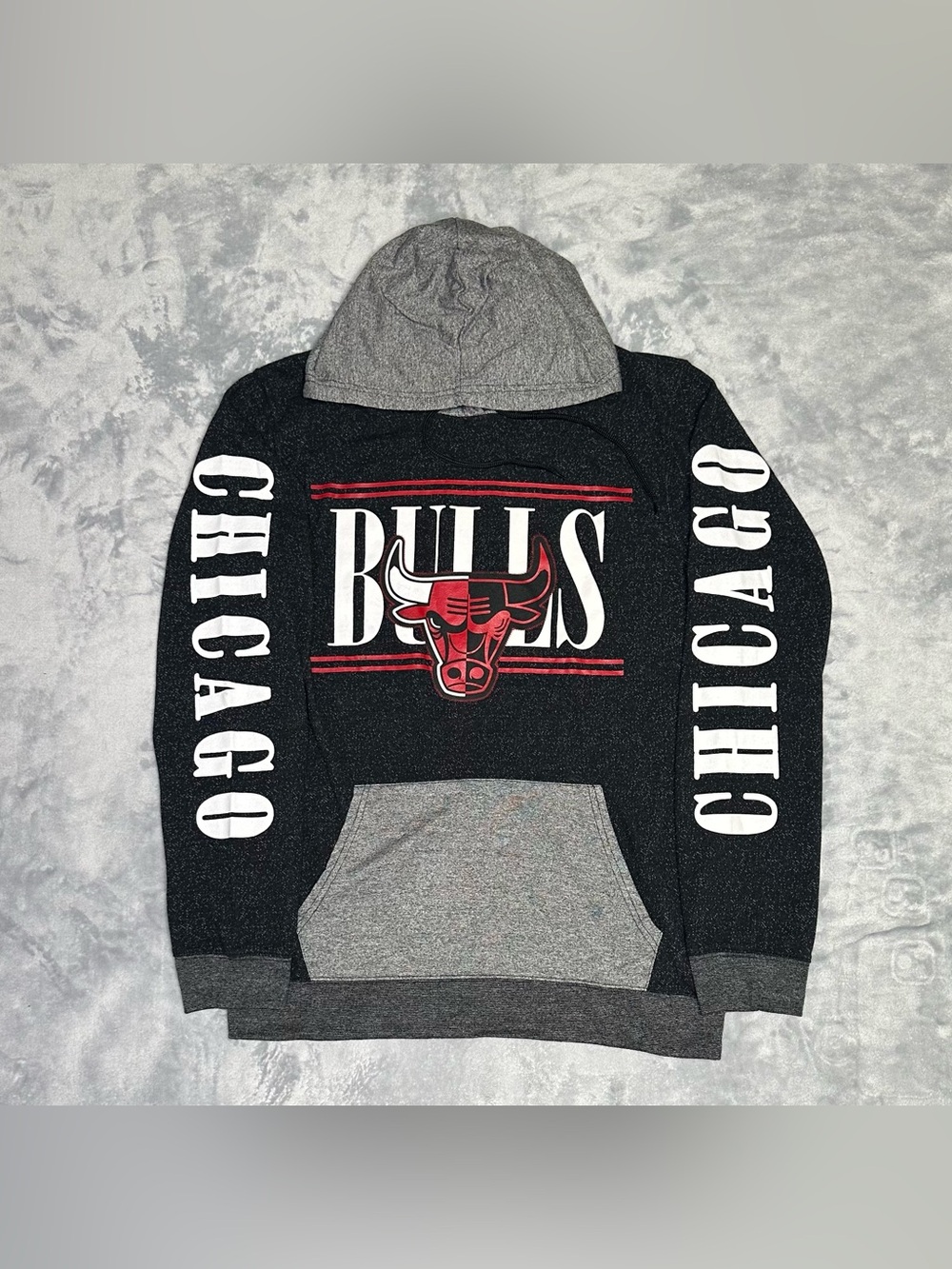NBA Chicago Bulls Hoodie Youth XXL Retro Two Toned Bull Pullover Adult L
